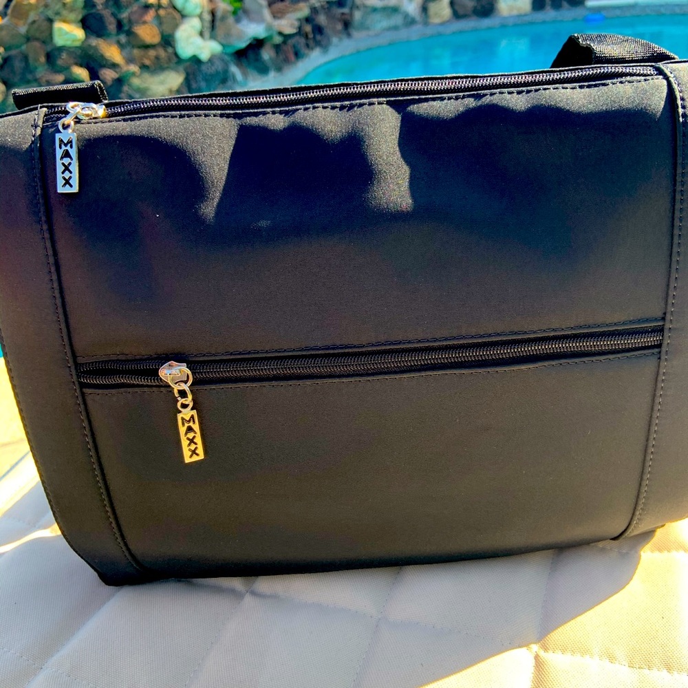 Maxx New York shoulder bag!
